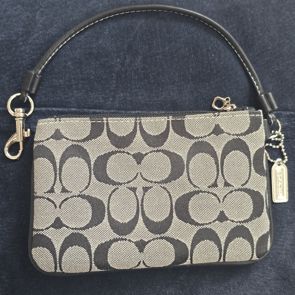 Coach | Signature Canvas Pouch - Picture 4 of 7